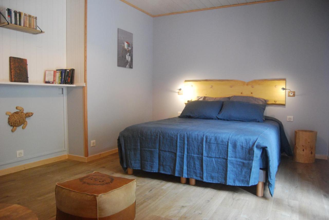 Au Son De L Angelus Bed & Breakfast Moncrabeau Dış mekan fotoğraf